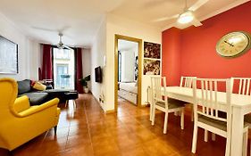 Bright Center 2Bd Apartment